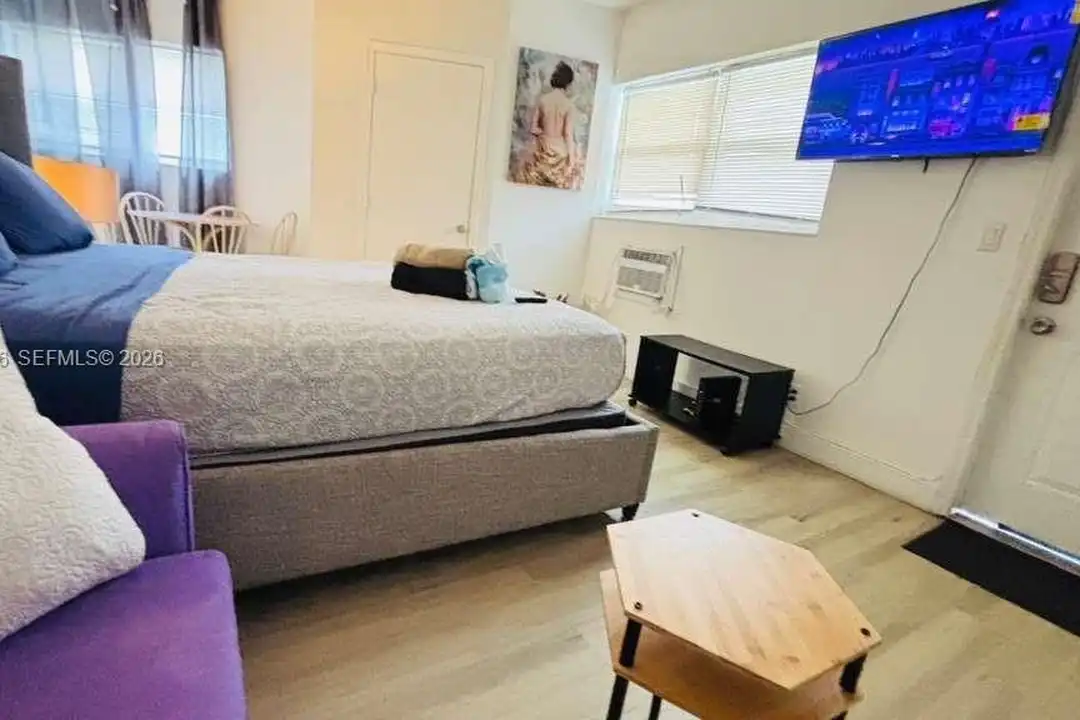 109 SE 9th St #2 - View 4