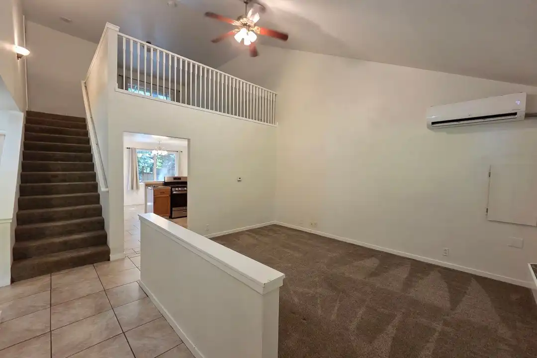 5118 Hunt St - View 3