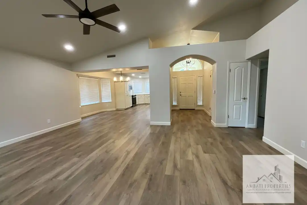 1834 E Lester Ave - More
