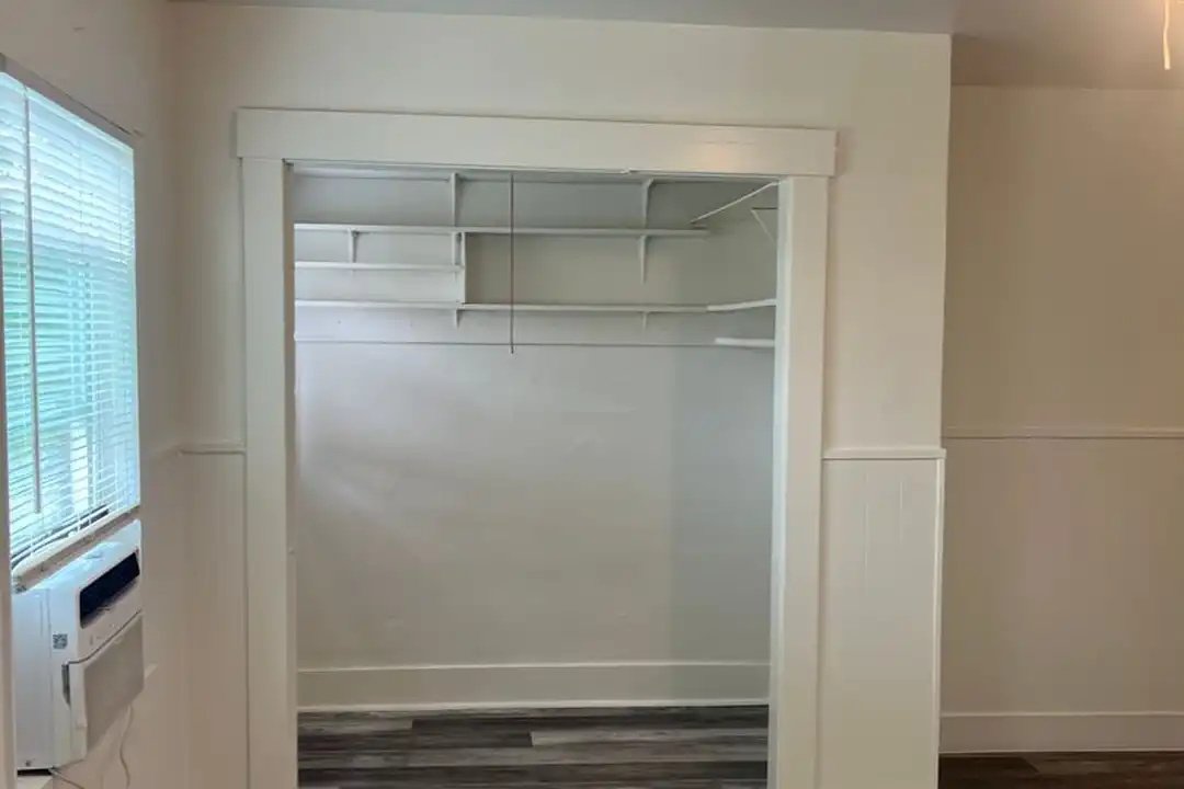 1516 F St unit #4 - View 4