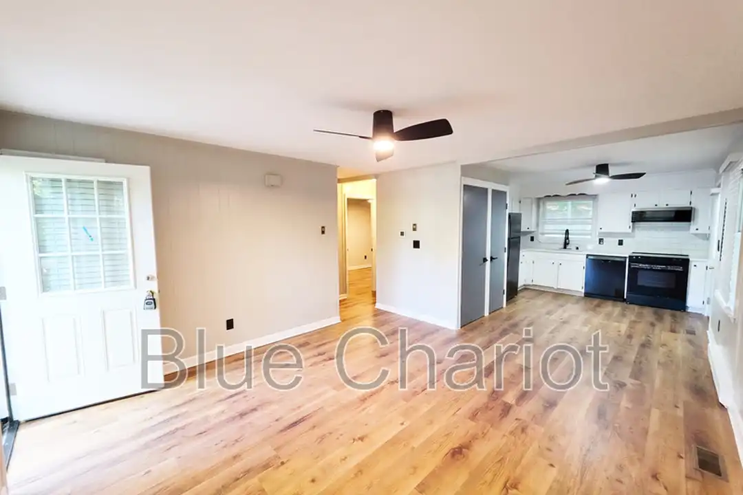 1705 Smith Level Rd unit B - View 2