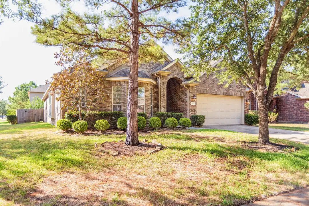 7003 Kendall Lake Ct - View 2