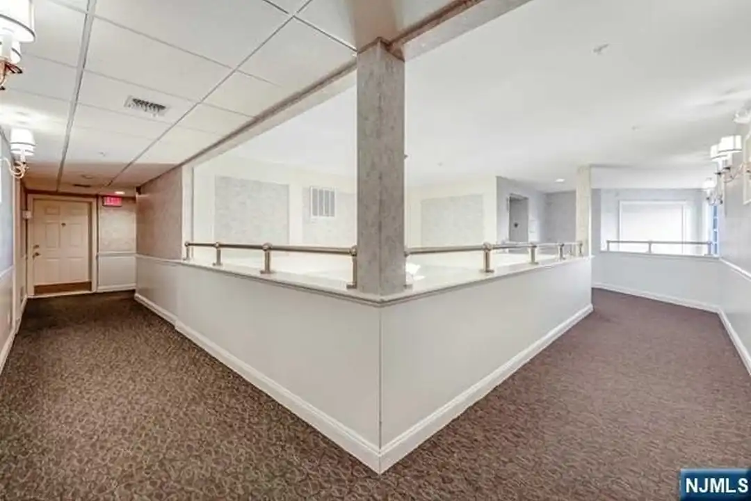 131 Clinton Pl #203 - More