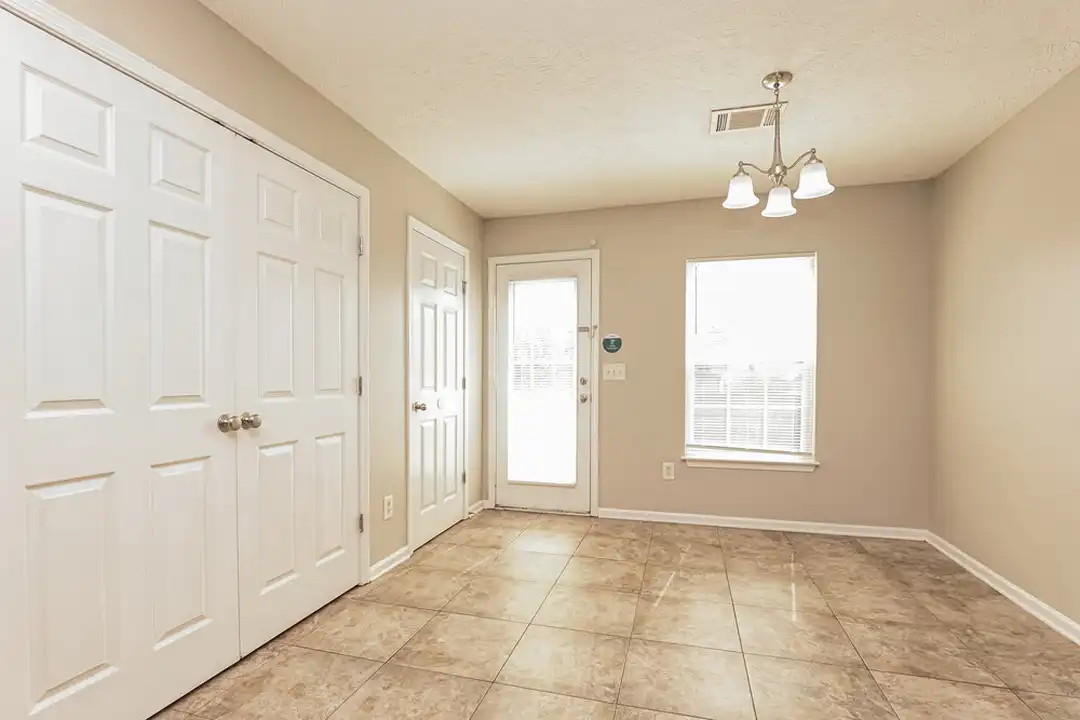 165 Howard Woody Dr - More