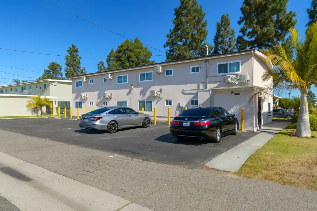 12571 Kensington Ln unit 2 - View 3