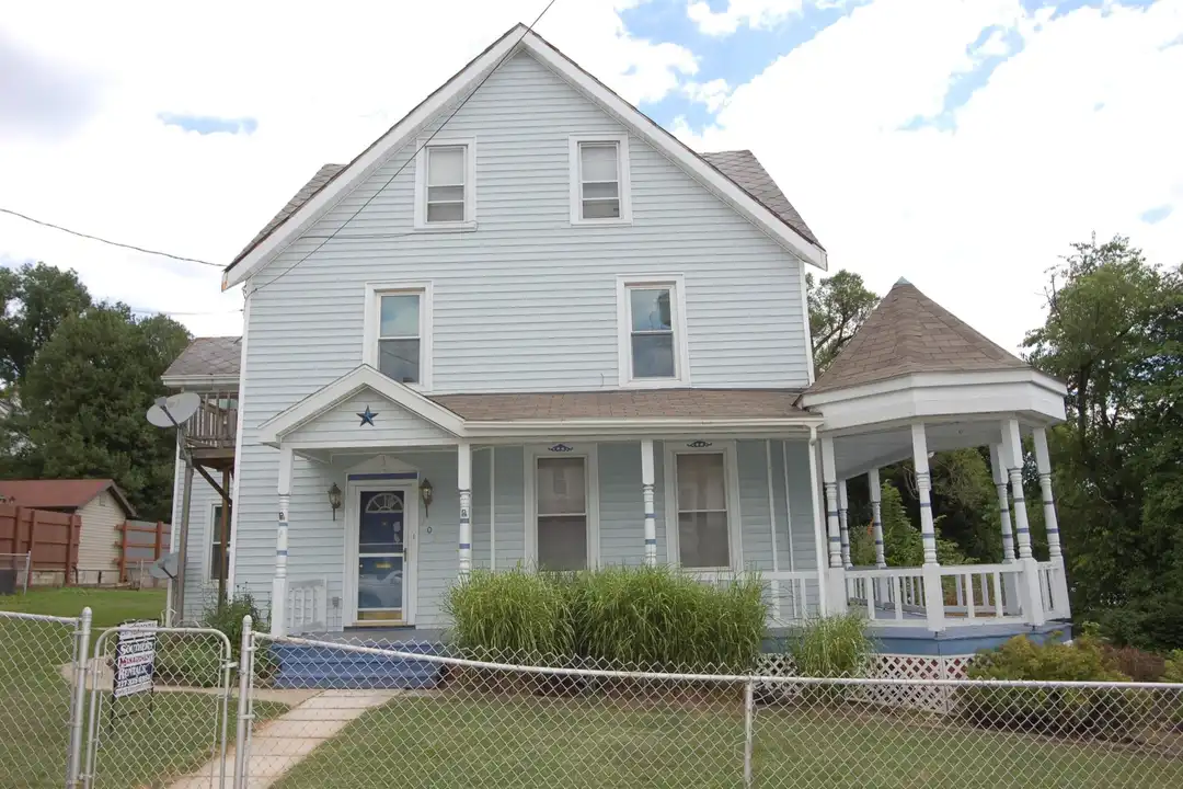 103 W Penn St – photo 1 of 13