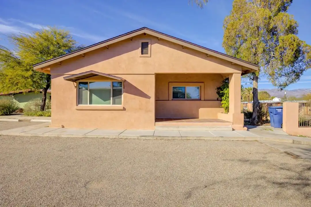 1421 N Louis Ave unit Unit 1 - View 2