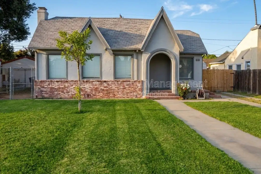 4311 Central Ave - View 2