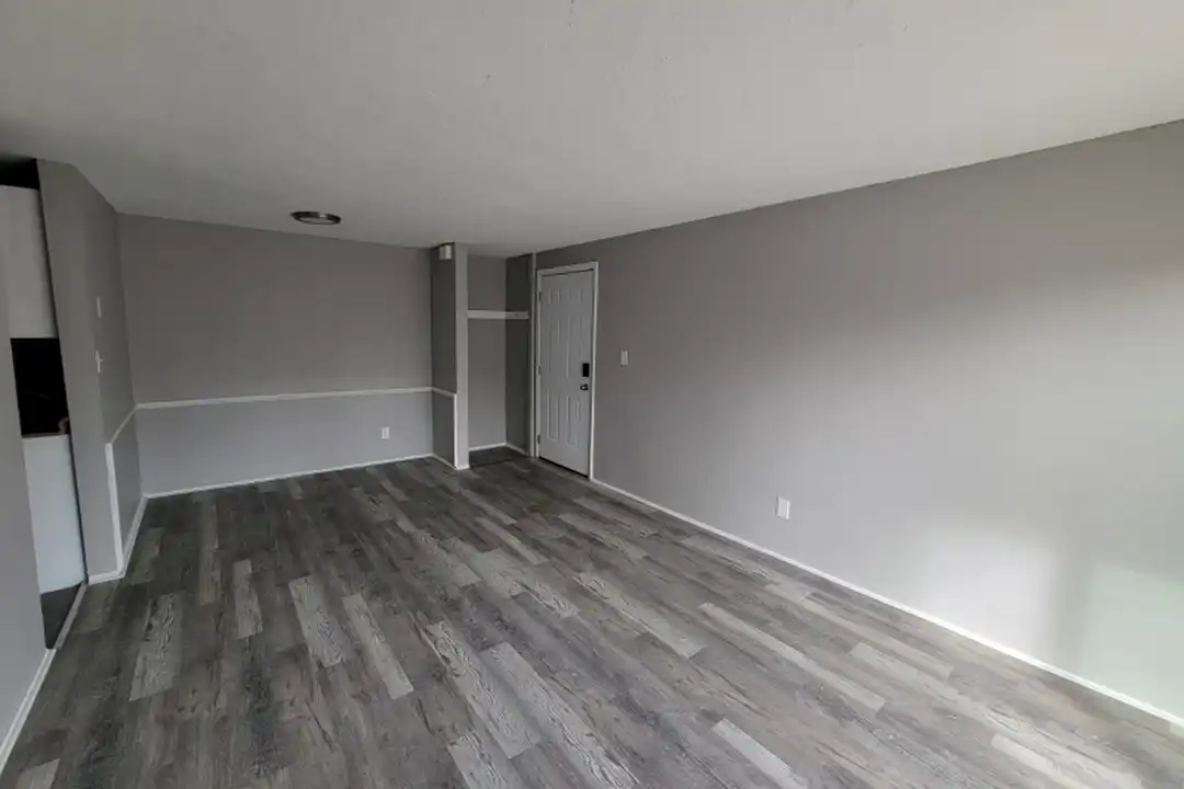 13444 Euclid Ave unit 13444-215 – photo 1 of 13
