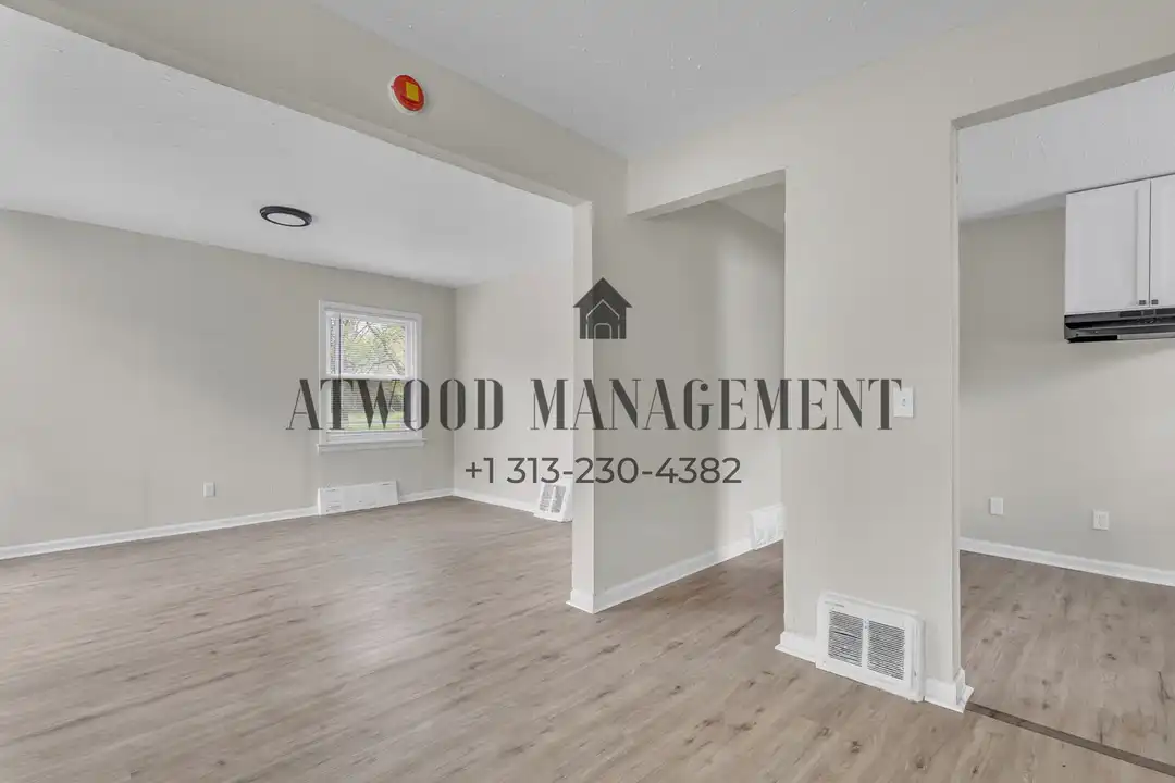 18437 Trinity St – pohled 3