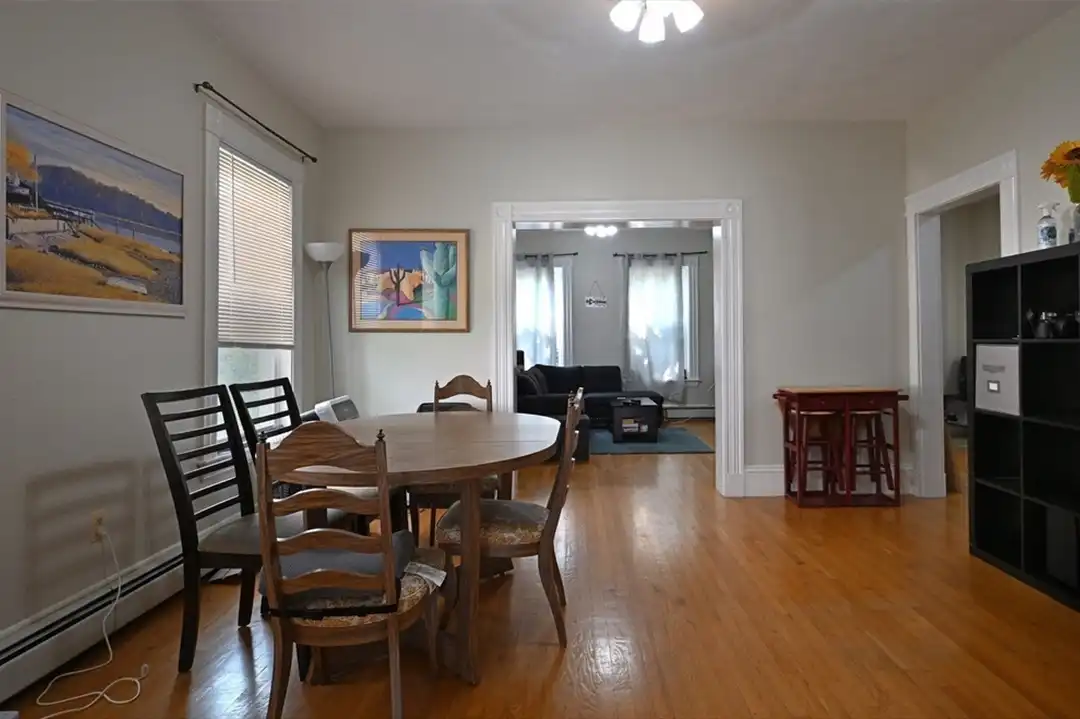 318 N Harvard St – pohled 6
