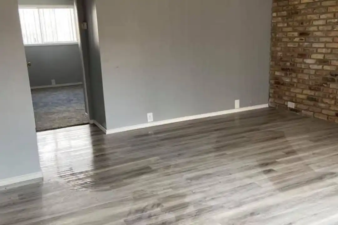 Apartment in Houston - View 3