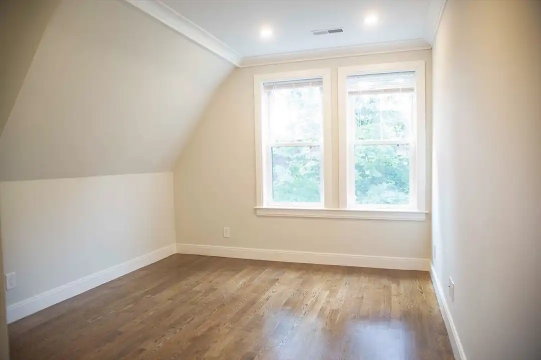 53 Quint Ave unit 3 - View 5