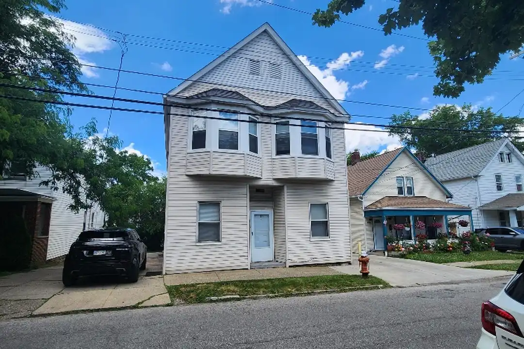 3020 Searsdale Ave - View 2