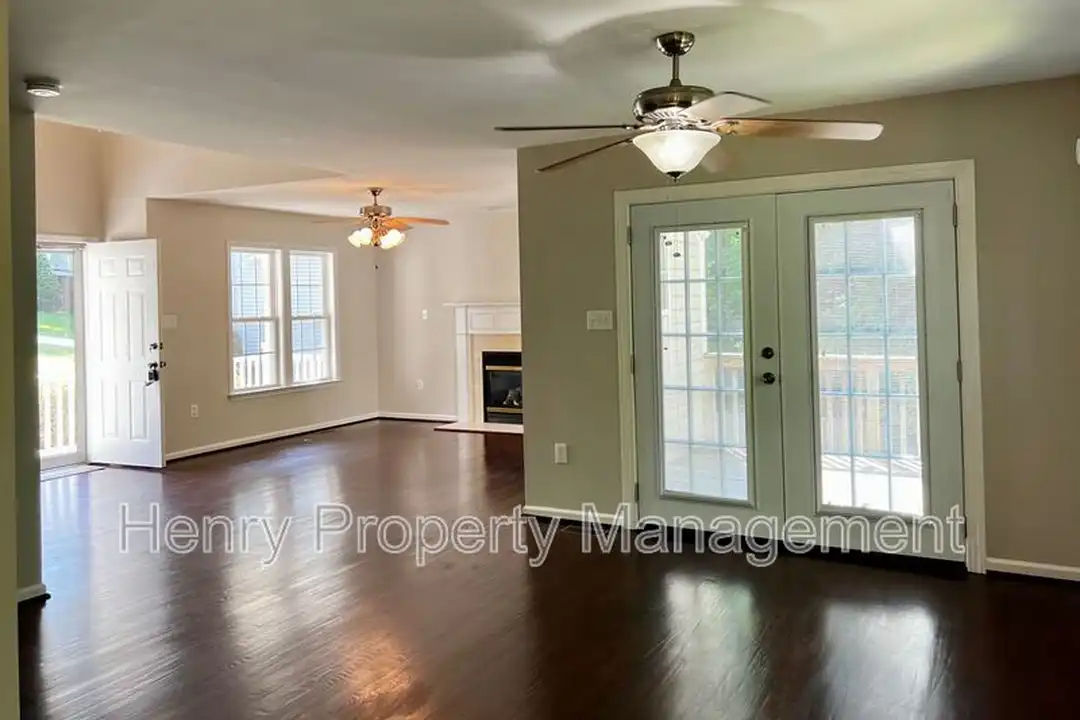 104 Back Woods Cir - View 3