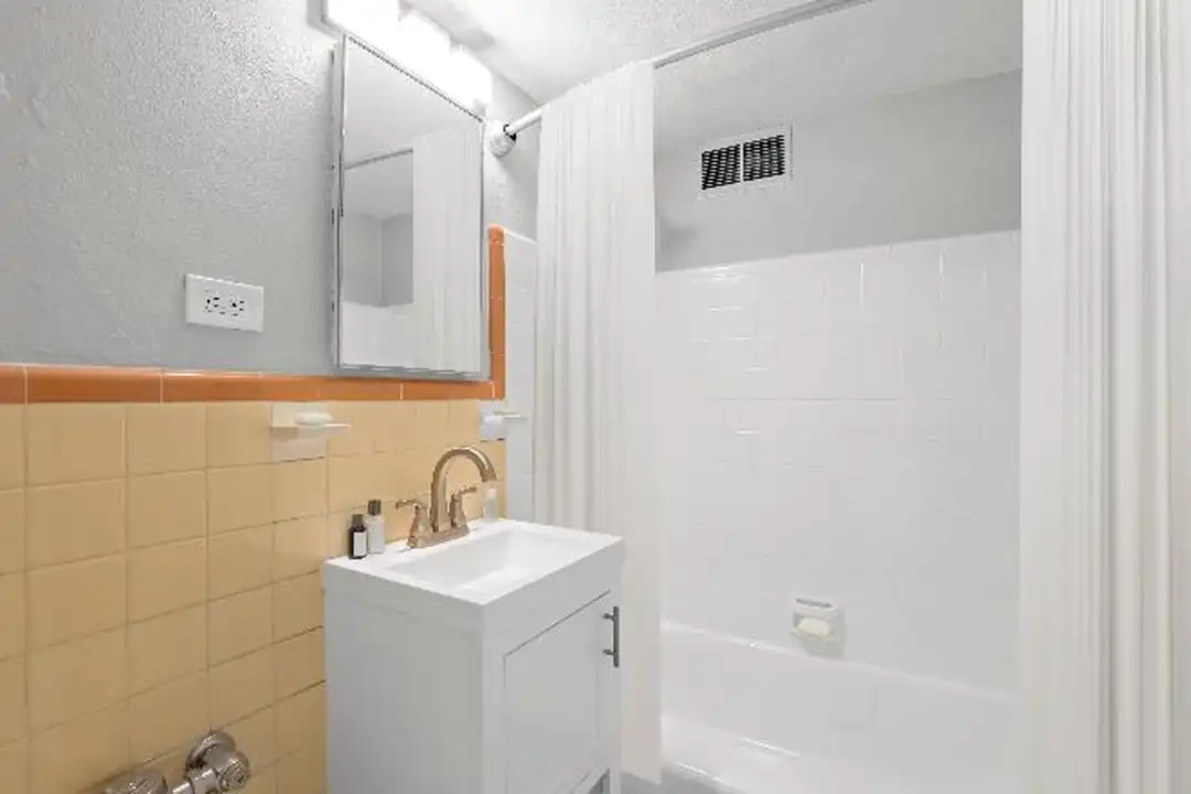 1200 Colorado Blvd – pohled 5