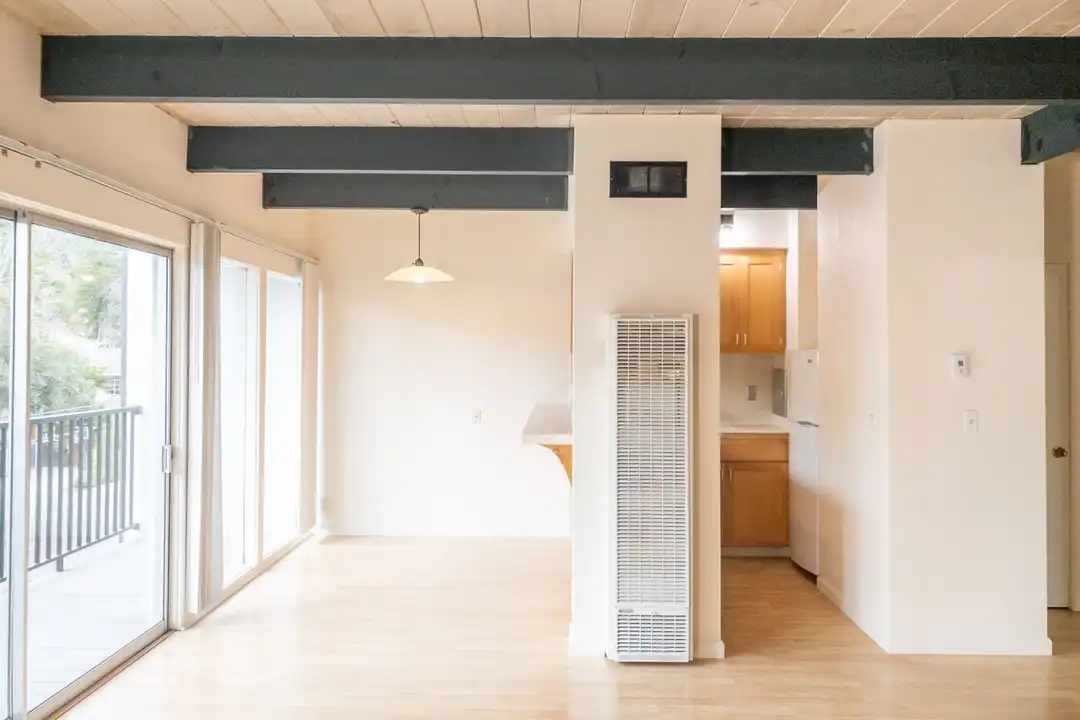 Apartment in Mill Valley - View 3