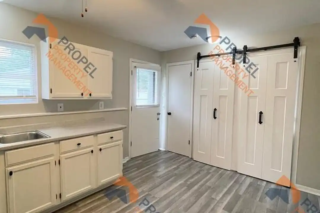 14387 Leonard Ave - View 4