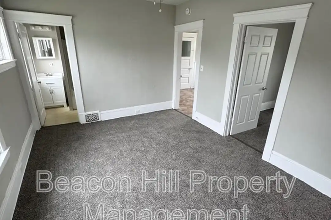 7923 Connecticut Ave – photo 1