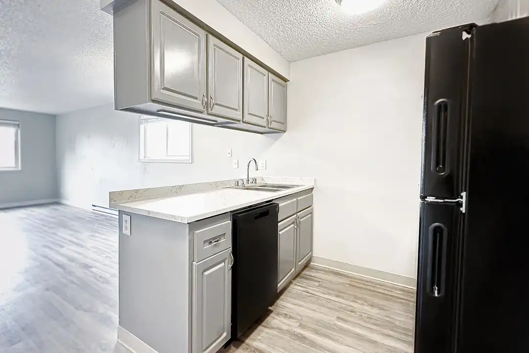 Serrano Apartments – photo 1