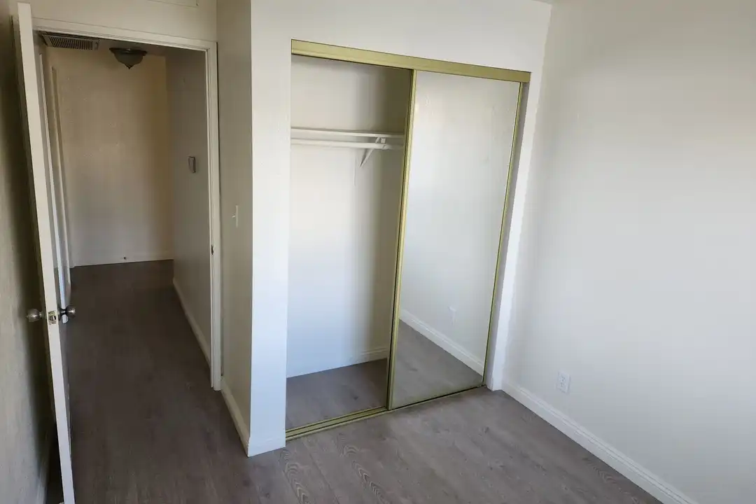 3747 Kelton Ave unit 6 - View 6