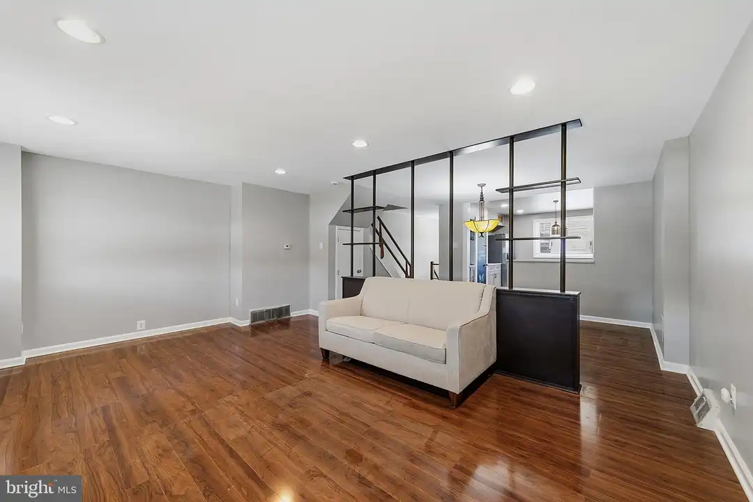 1135 W Thompson St - View 5