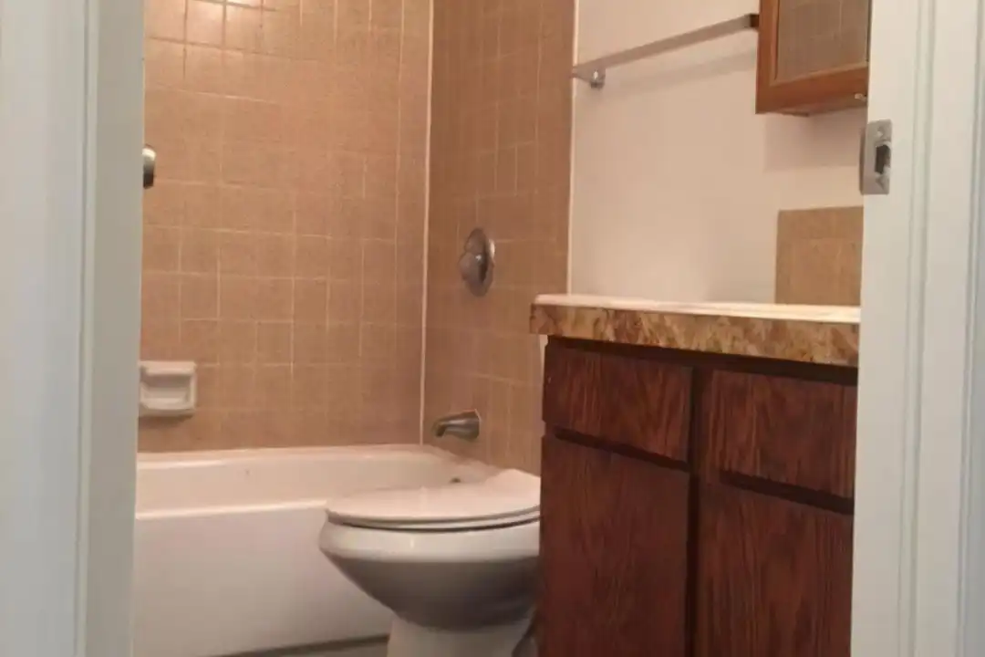 1331 Merl Pl - More