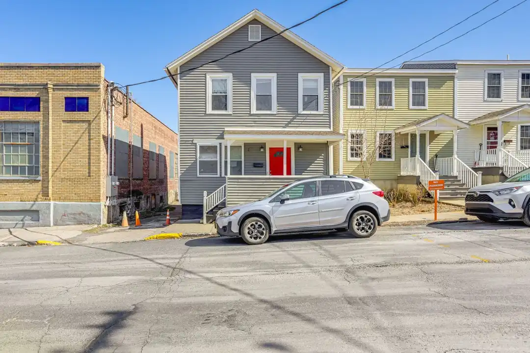 442 Columbia St – photo 1 of 23