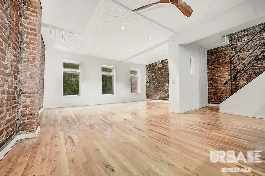 90 E 10th St unit 1 – pohled 2