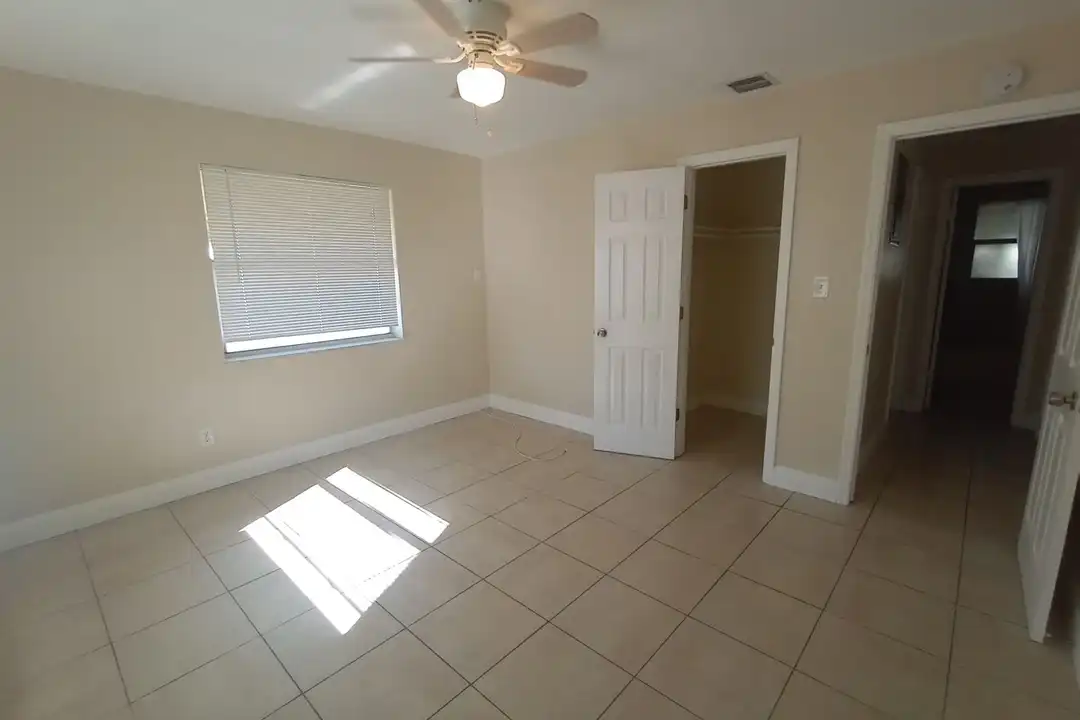 132 SW 12th Ave - View 6