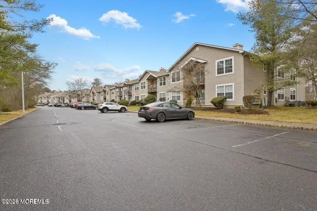 78 Diane Dr - View 2