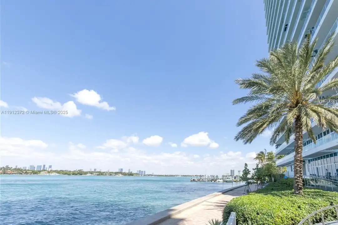 Apartment in Miami Beach - View 3