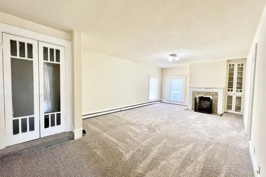 521 E Court St unit 4 - More