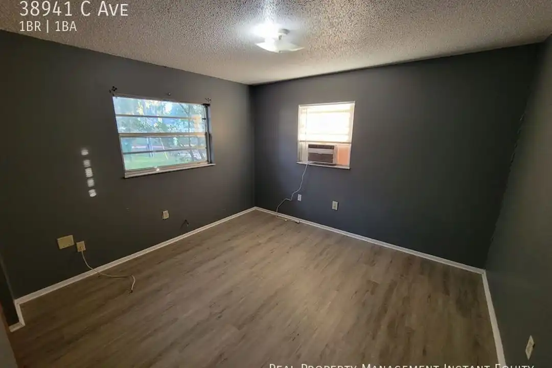 38941 C Ave - View 4