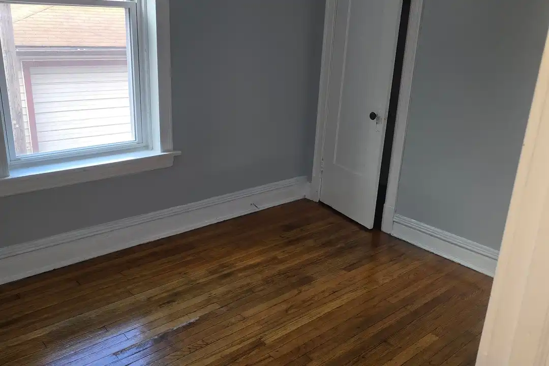 5519 S Throop St - View 3
