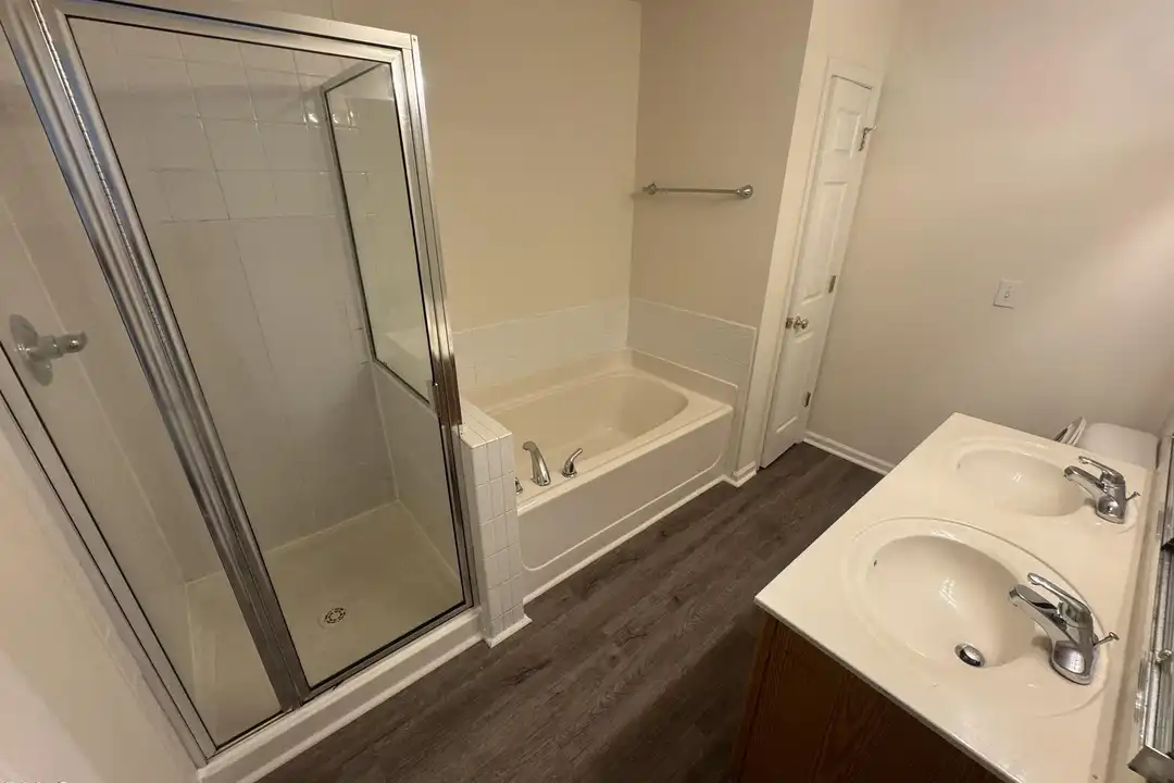 3011 Barrymore St unit 100 – pohled 5