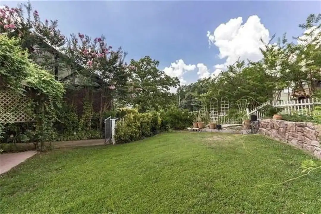 2580 Karyn Ave - View 2