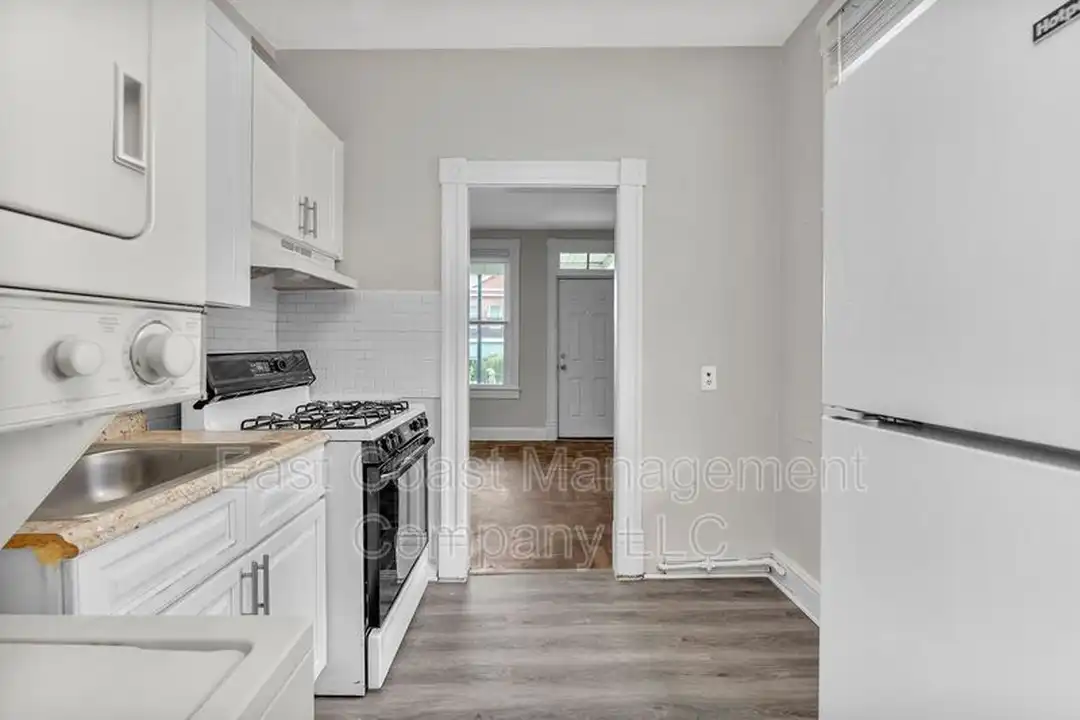 4008 Primrose Ave unit 1A – photo 1