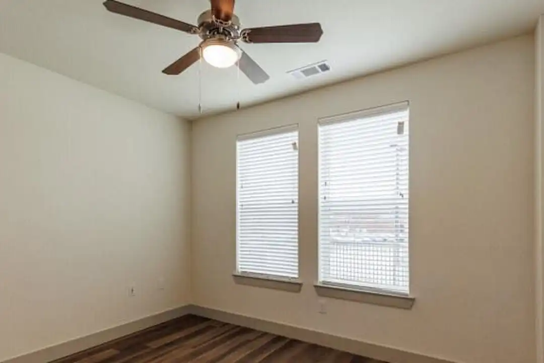 2425 Premier Dr unit # 2440 - View 3