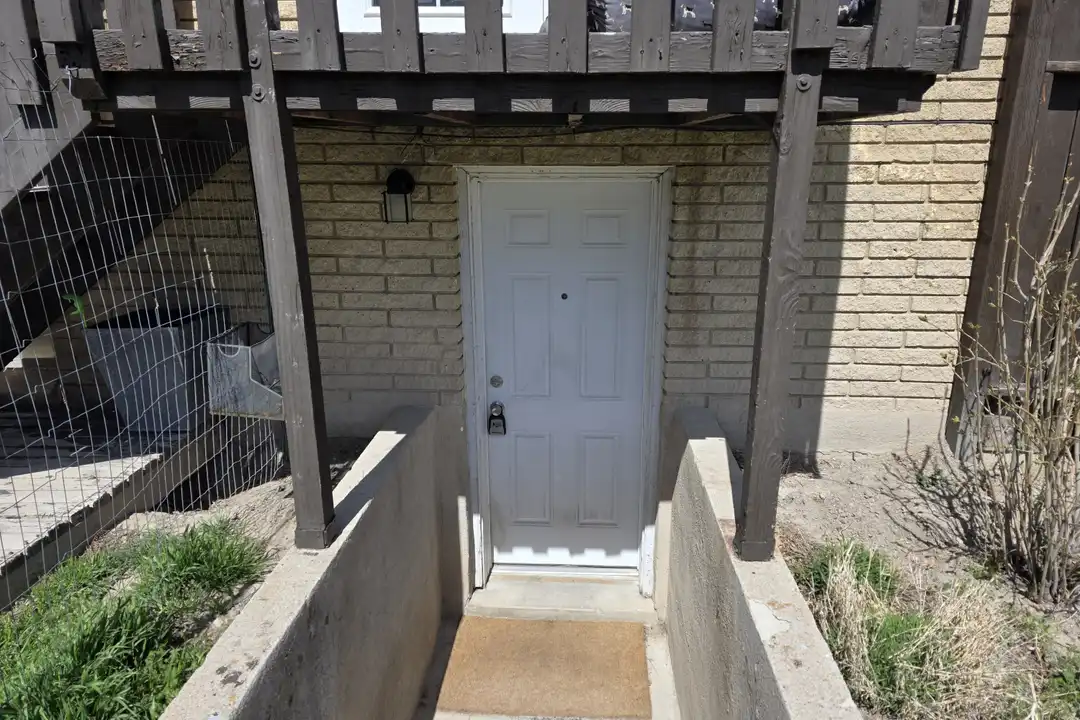 9639 Dana Cir unit B - View 2