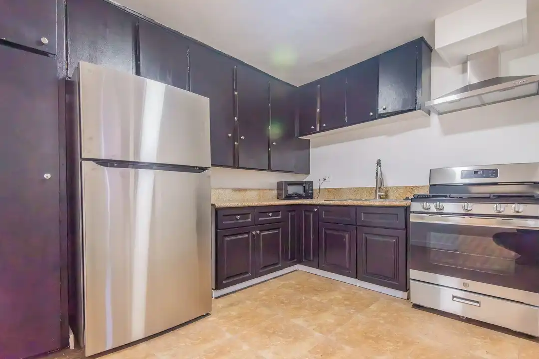 Apartment in North Hollywood, North Hollywood West Neighborhood Council District - More