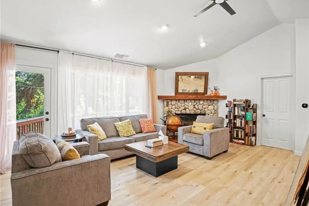 24599 Geneva Dr - View 5