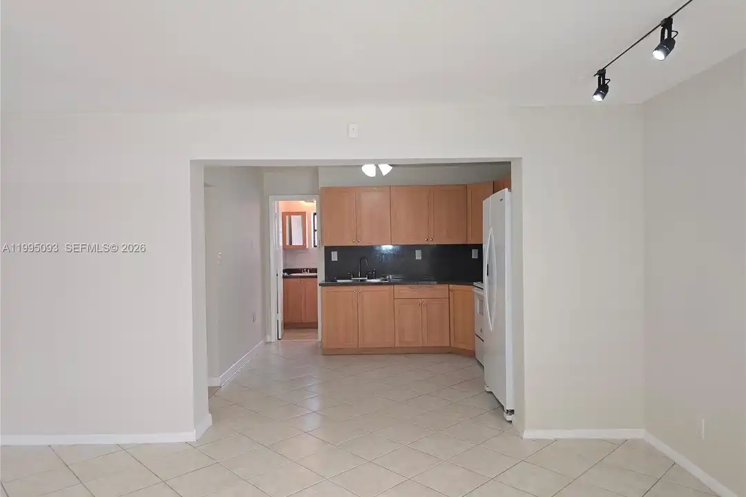 1723 Thomas St #3 - View 4