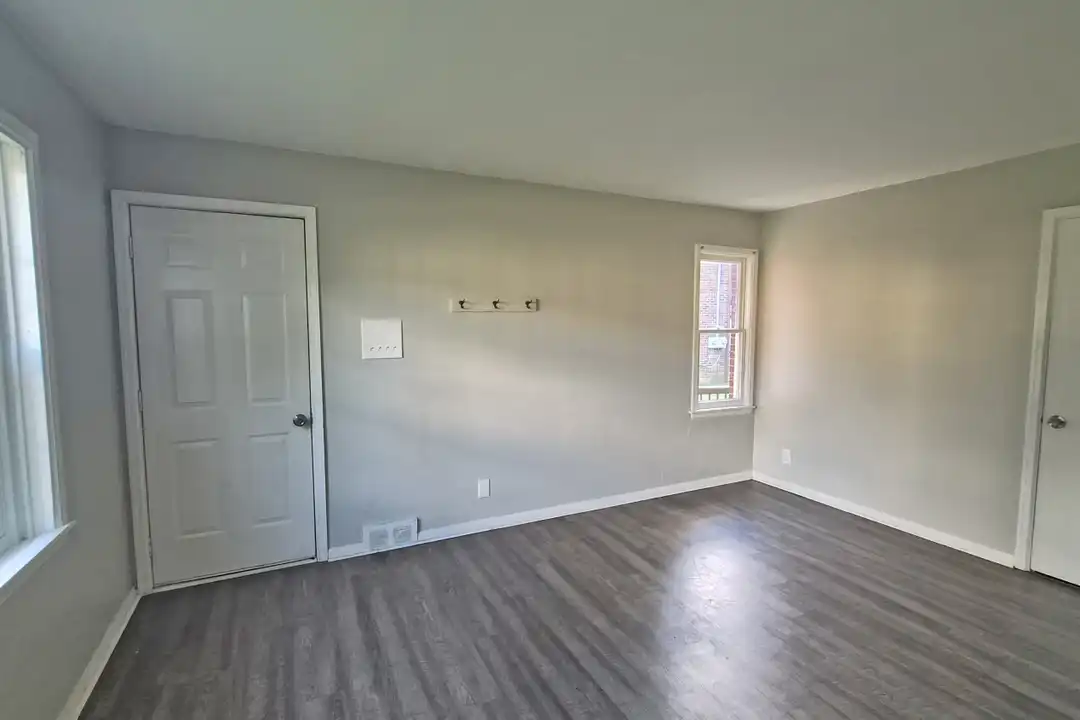 4230 Chester Dr – photo 1