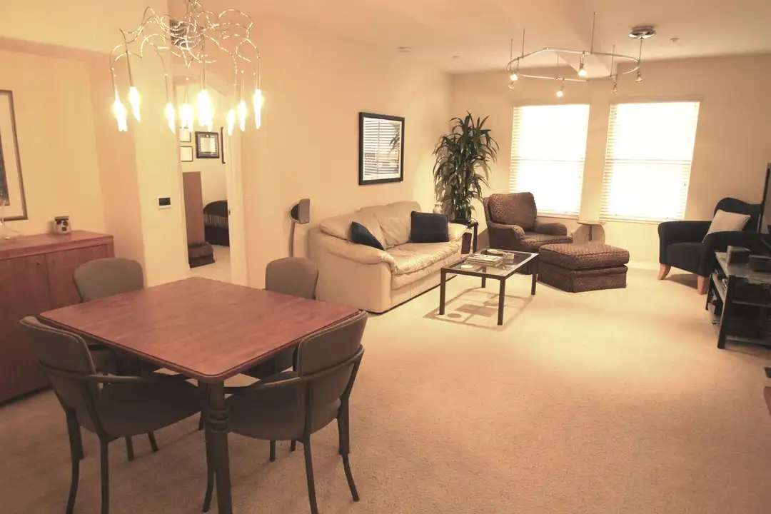 Apartment in San Diego, Marina District, Banker's Hill - More