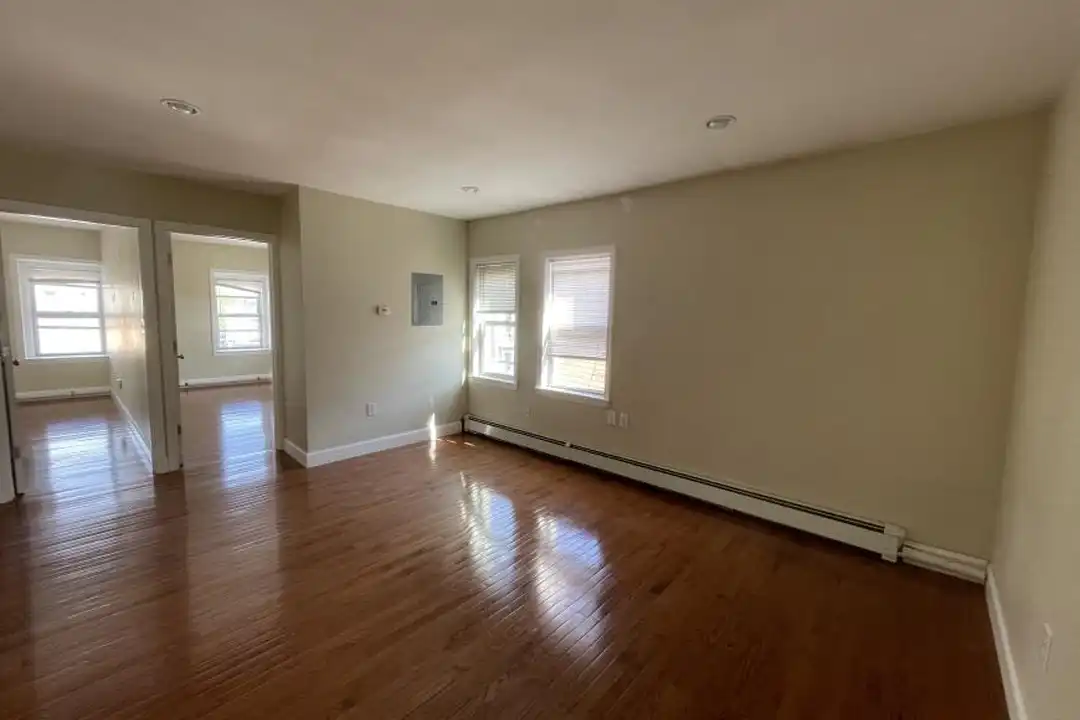 Apartment in Boston - View 5