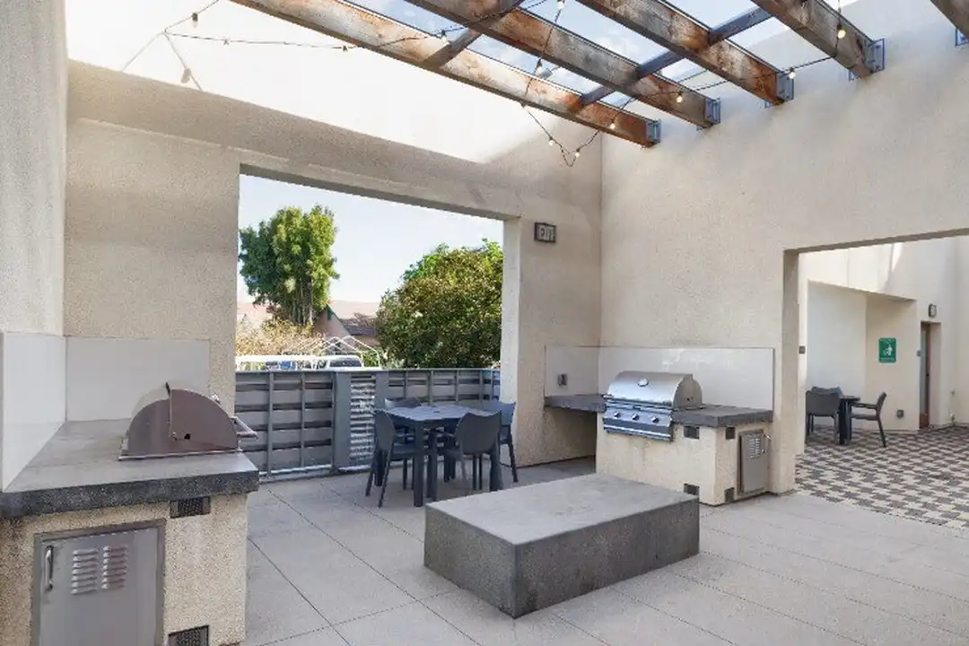 Apartment in San Diego - View 4