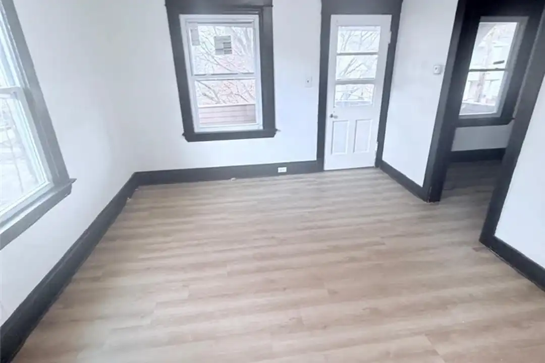 2791 E 127th St unit UP – další