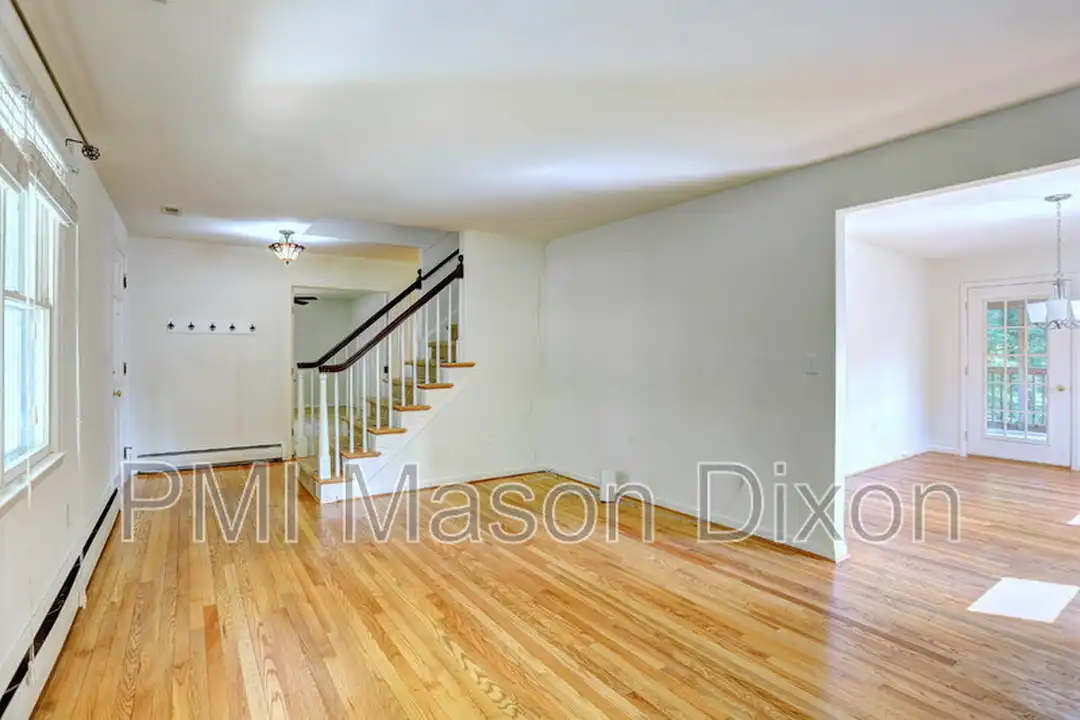 9710 Gwynn Park Dr - View 5