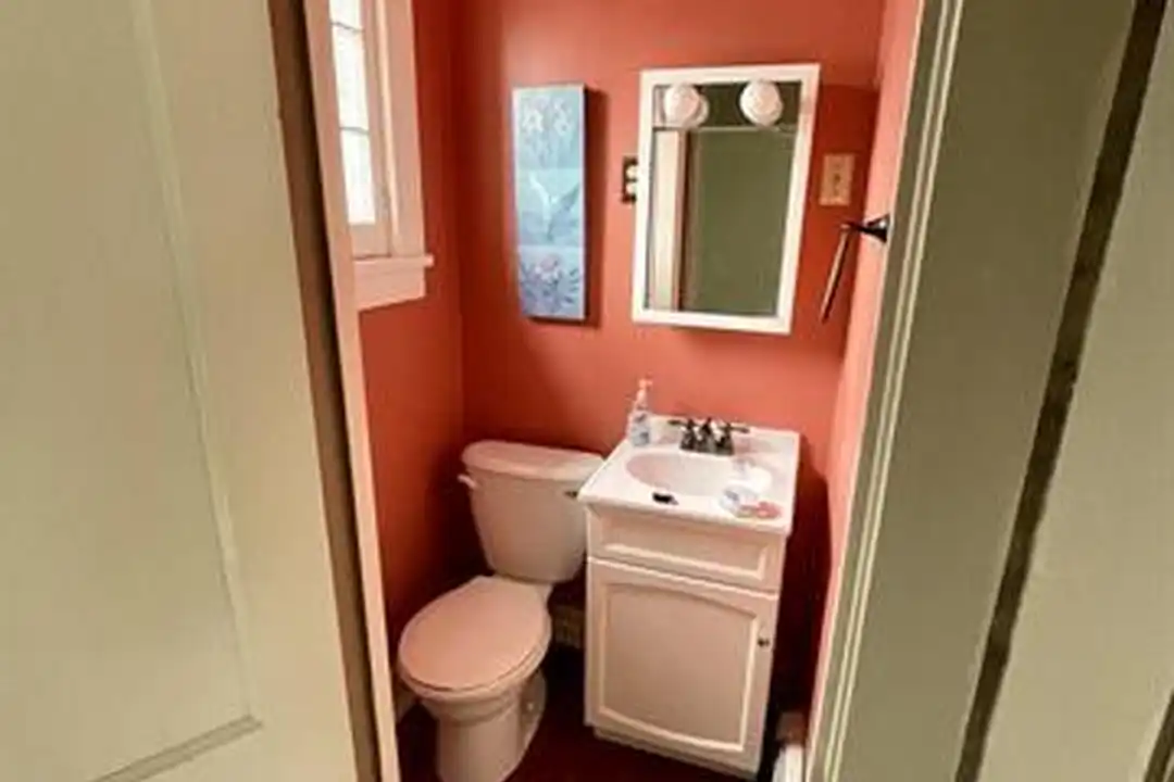 606 S 9th St unit 3 - View 4